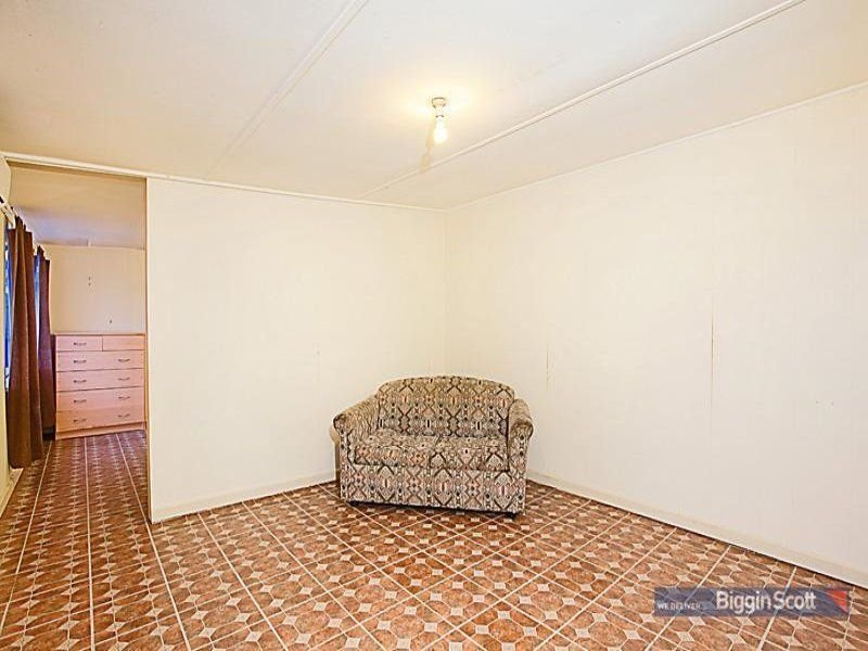 8 Deavey Court, Altona image 9