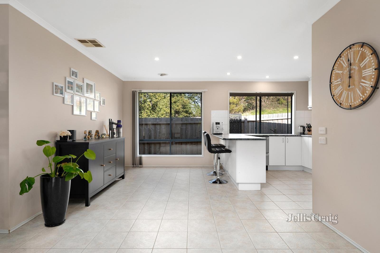 8 Delta Close, Lilydale image 4