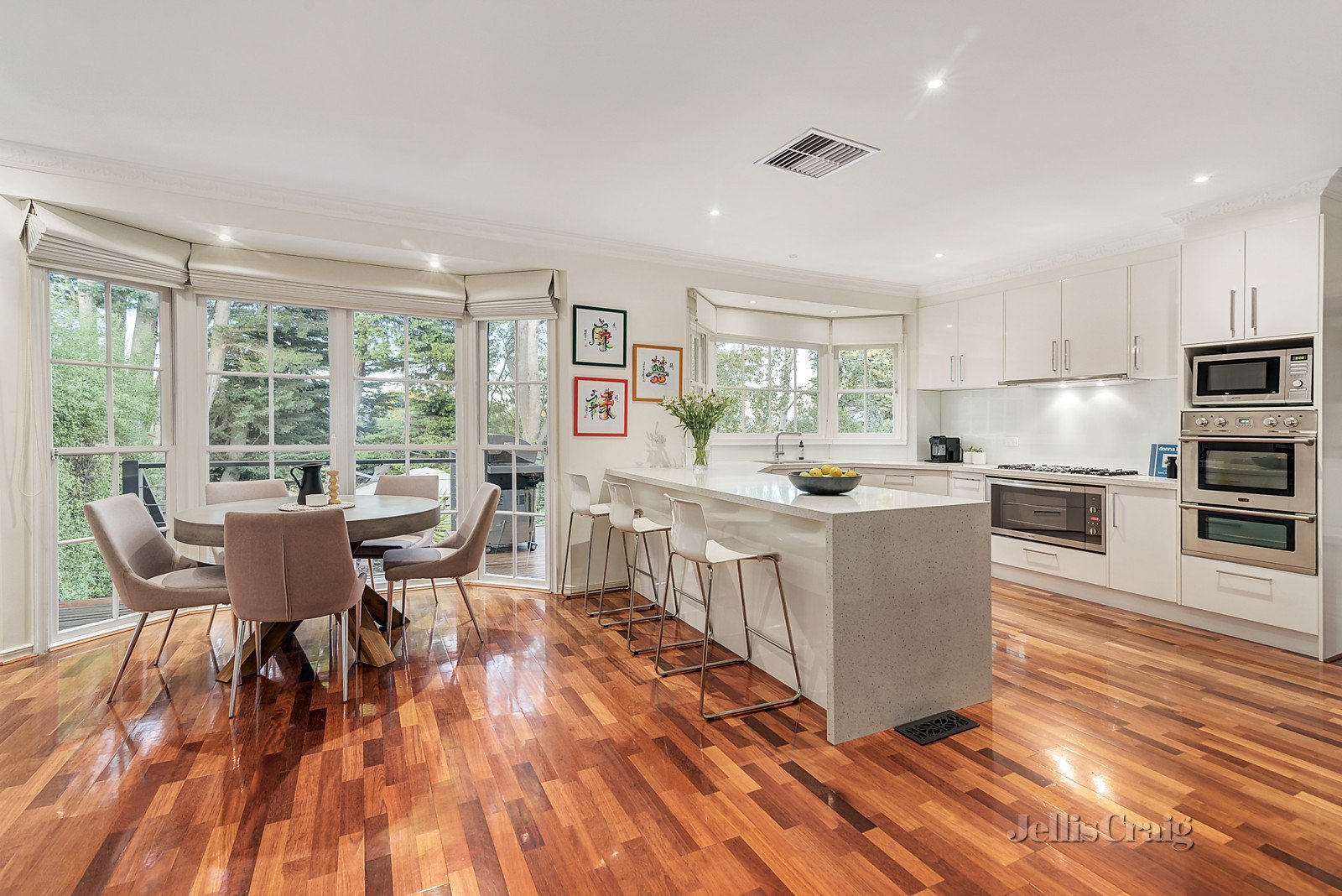 8 Dewpond Court, Templestowe image 5