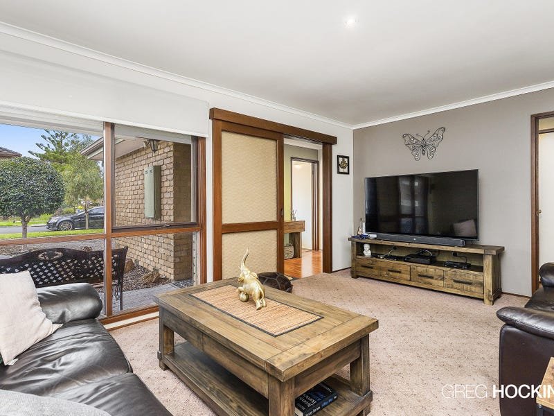 8 Dickenson Street, Altona Meadows image 2