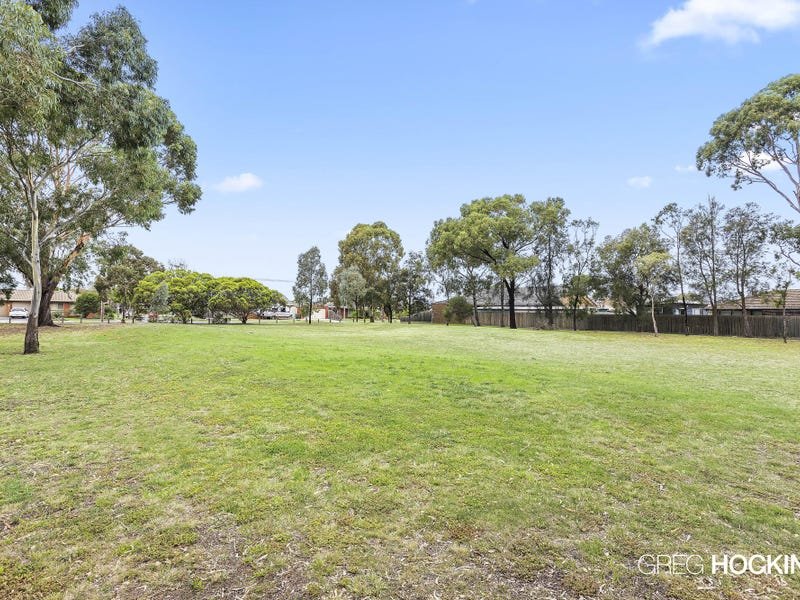 8 Dickenson Street, Altona Meadows image 9