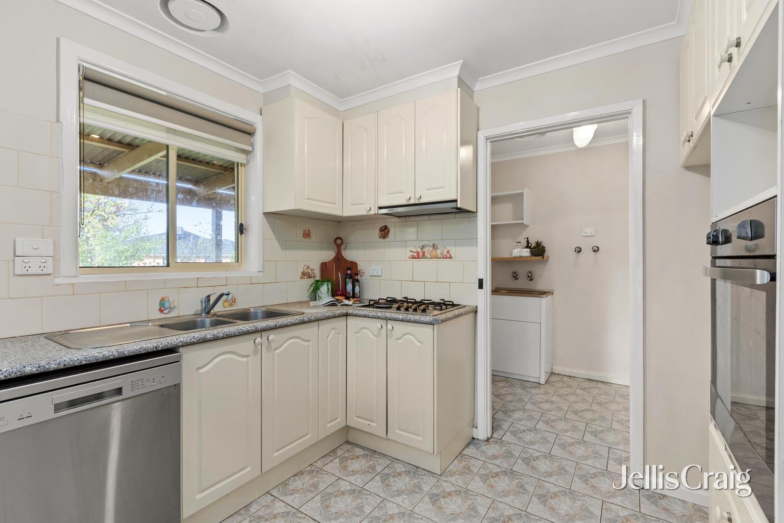 8 Digby Court, Coolaroo image 3