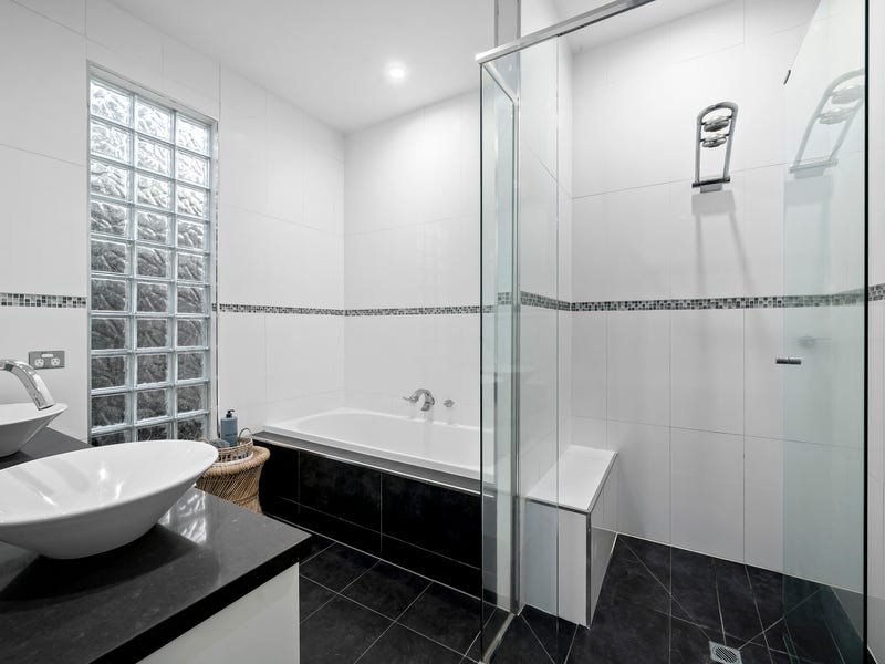 Property Gallery Thumbnail 8