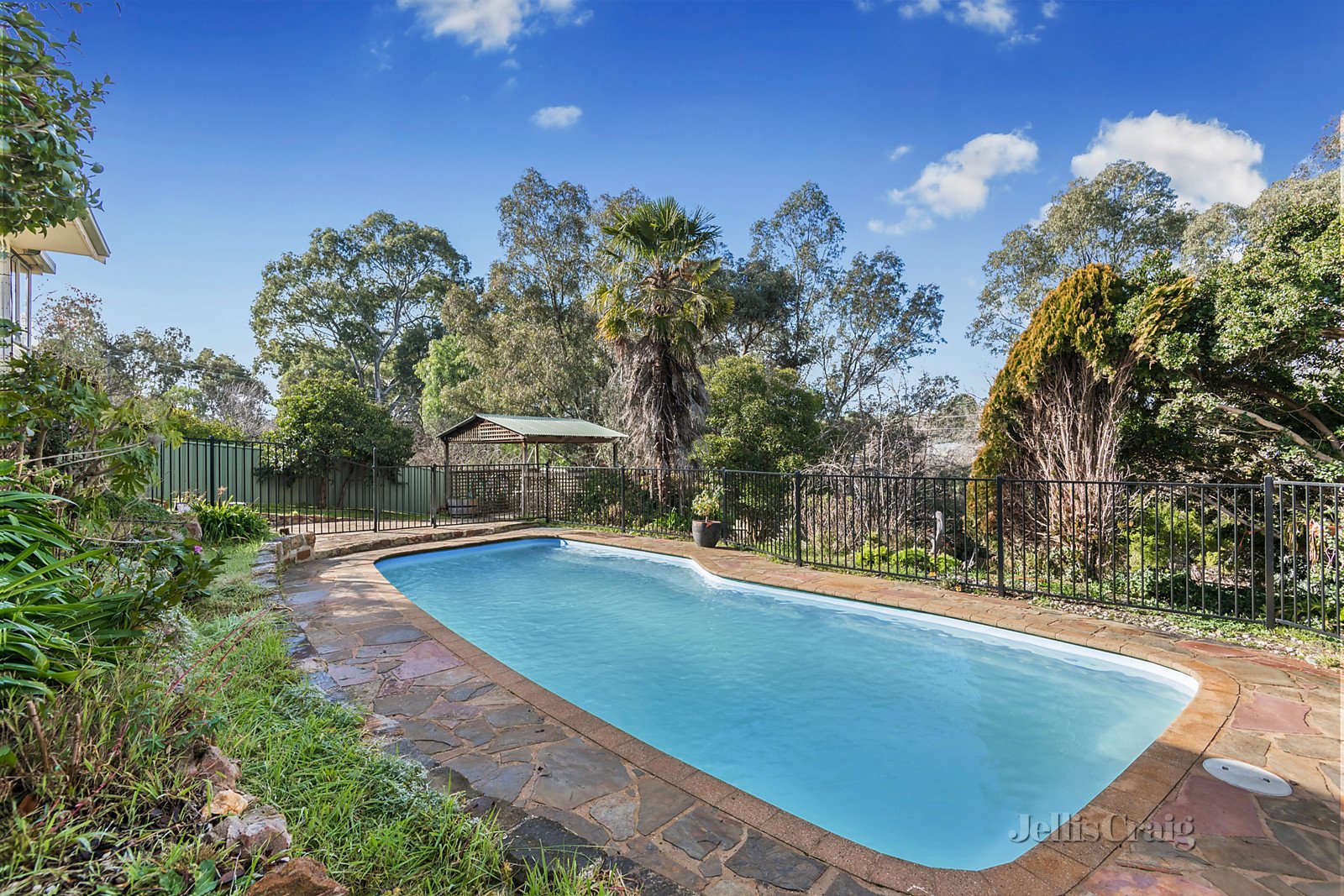 8 Douglas Crescent, Castlemaine image 10