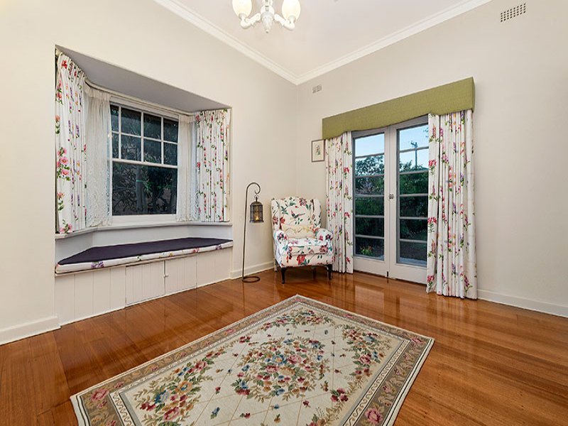 8 Duggan Street, Balwyn North image 3