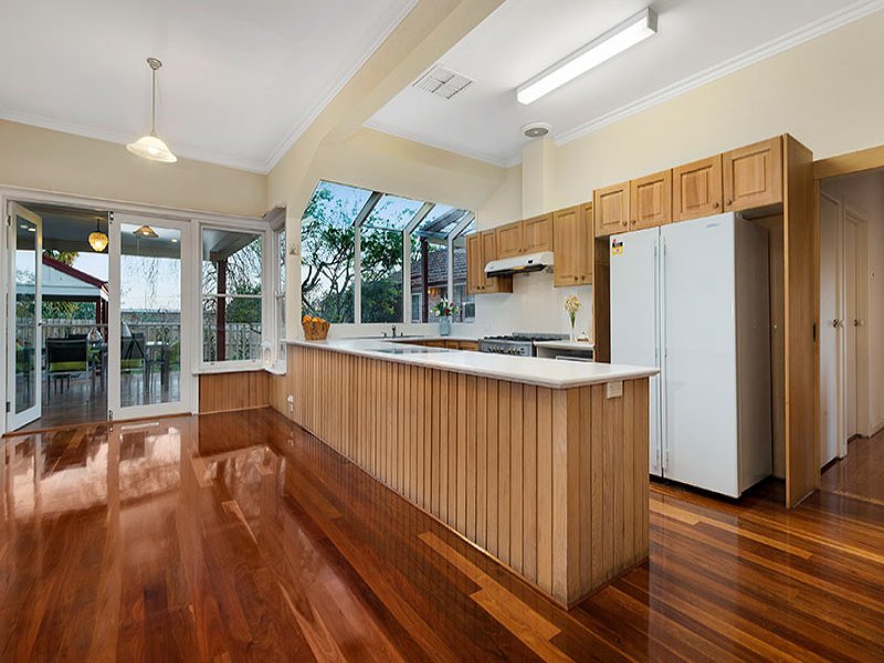 8 Duggan Street, Balwyn North image 4