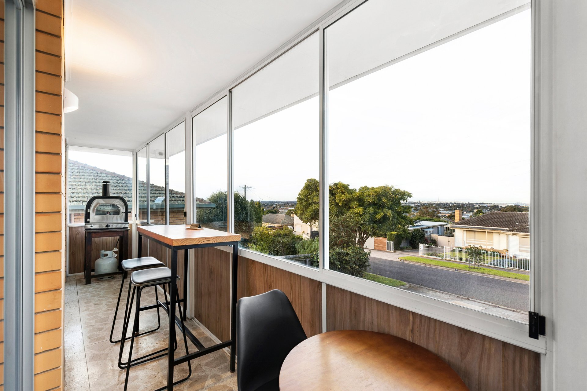 8 Eagleview Crescent, Bell&nbsp;Post&nbsp;Hill image 2