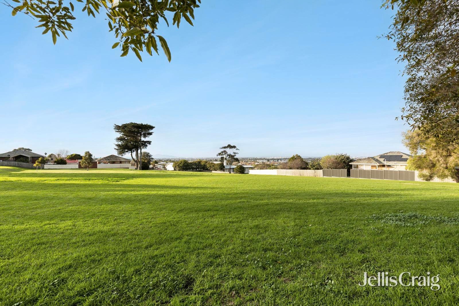 8 Eagleview Crescent, Bell&nbsp;Post&nbsp;Hill image 16