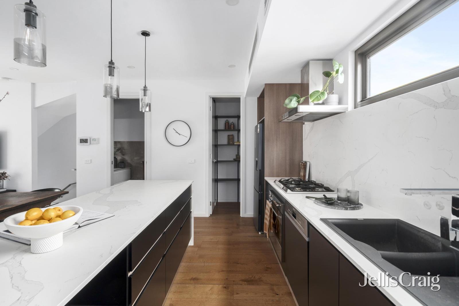 8 Eastbourne Street, Prahran image 5