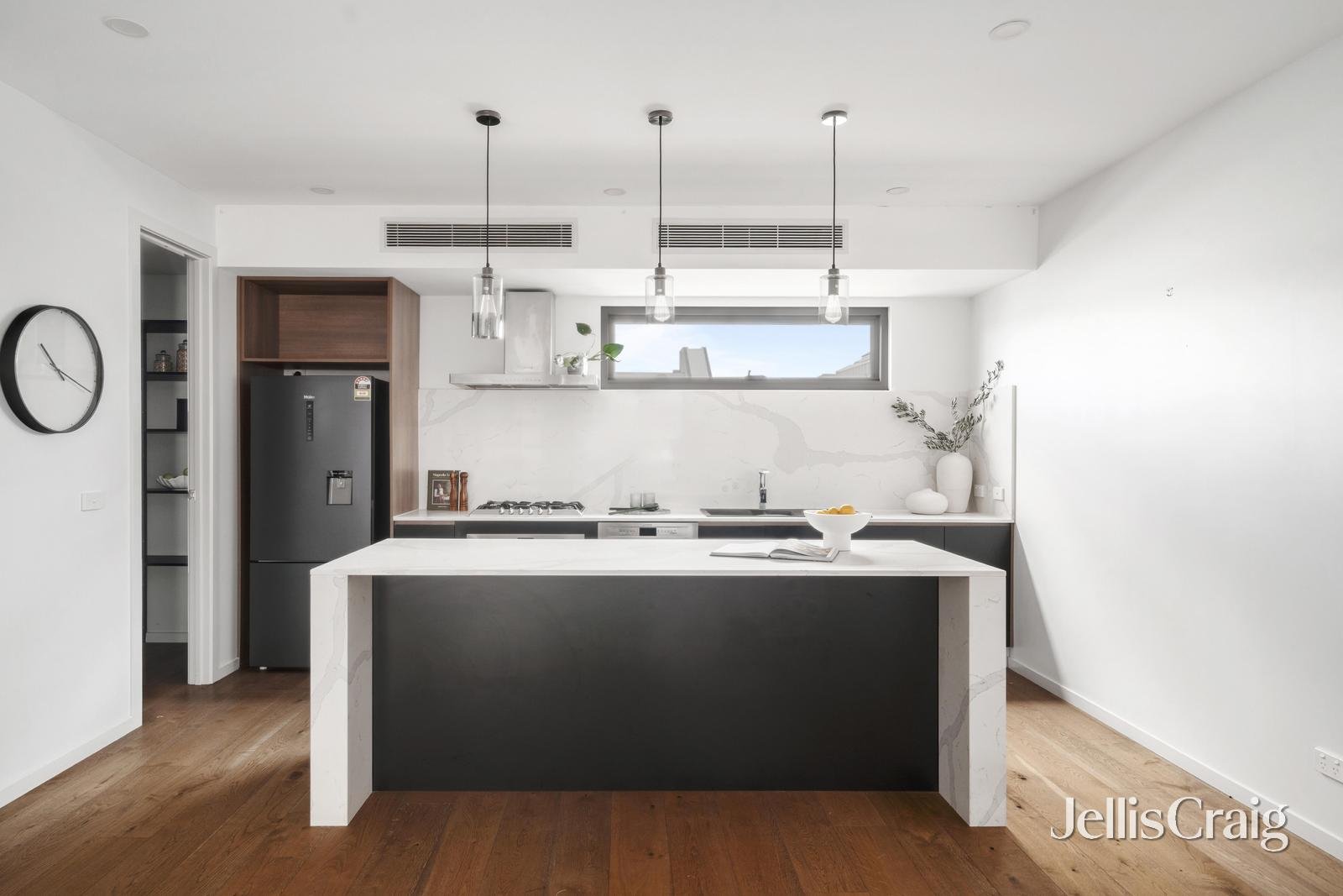 8 Eastbourne Street, Prahran image 6