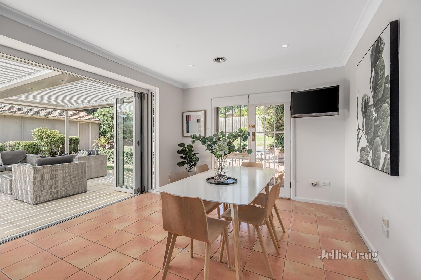 8 Elm Street, Surrey&nbsp;Hills image 4