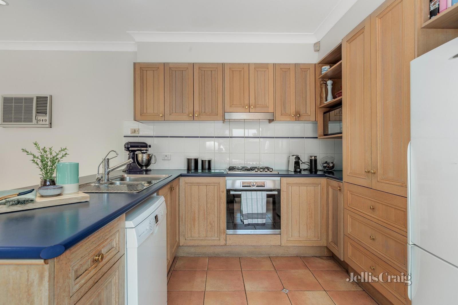 8 Elm Street, Surrey&nbsp;Hills image 6