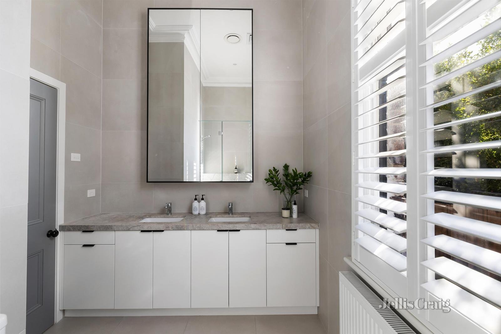 8 Elmie Street, Hawthorn image 4