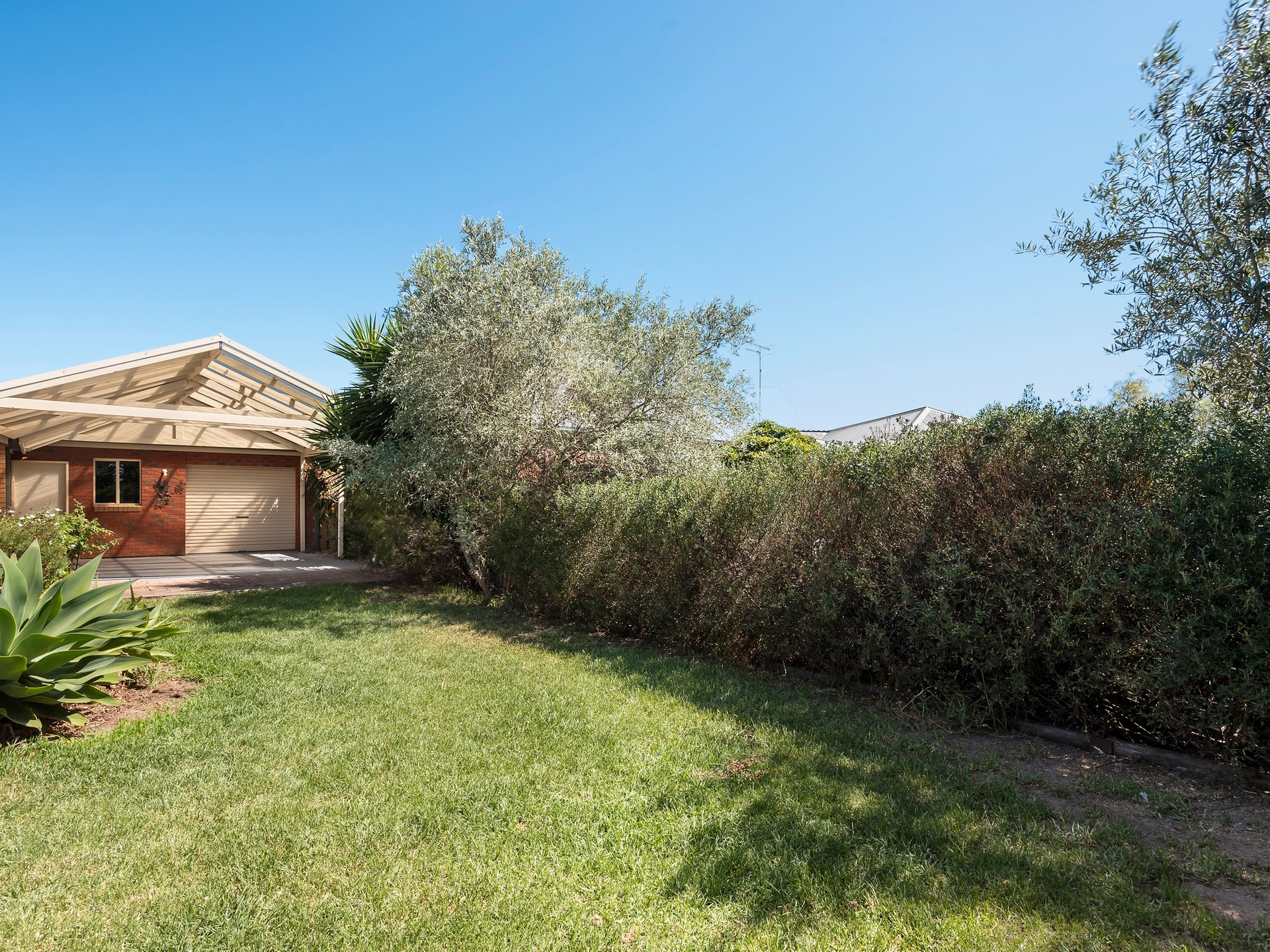 Property Gallery Thumbnail 8