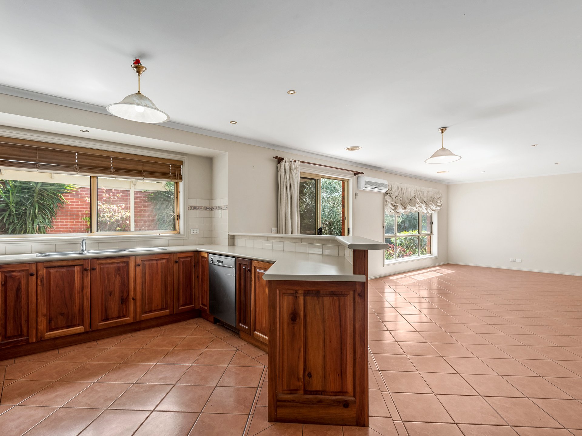 Property Gallery Thumbnail 2