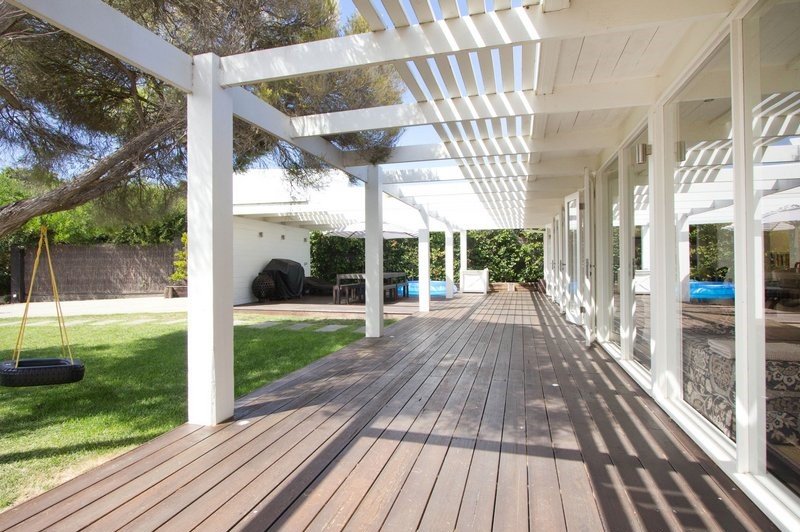 8 Ernest Court, Portsea image 2