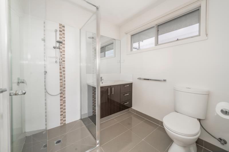 8 Erskine Ridge, Mooroolbark image 8