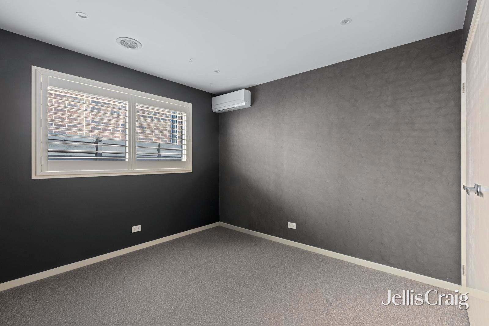 8 Everglade Street, Leopold image 9