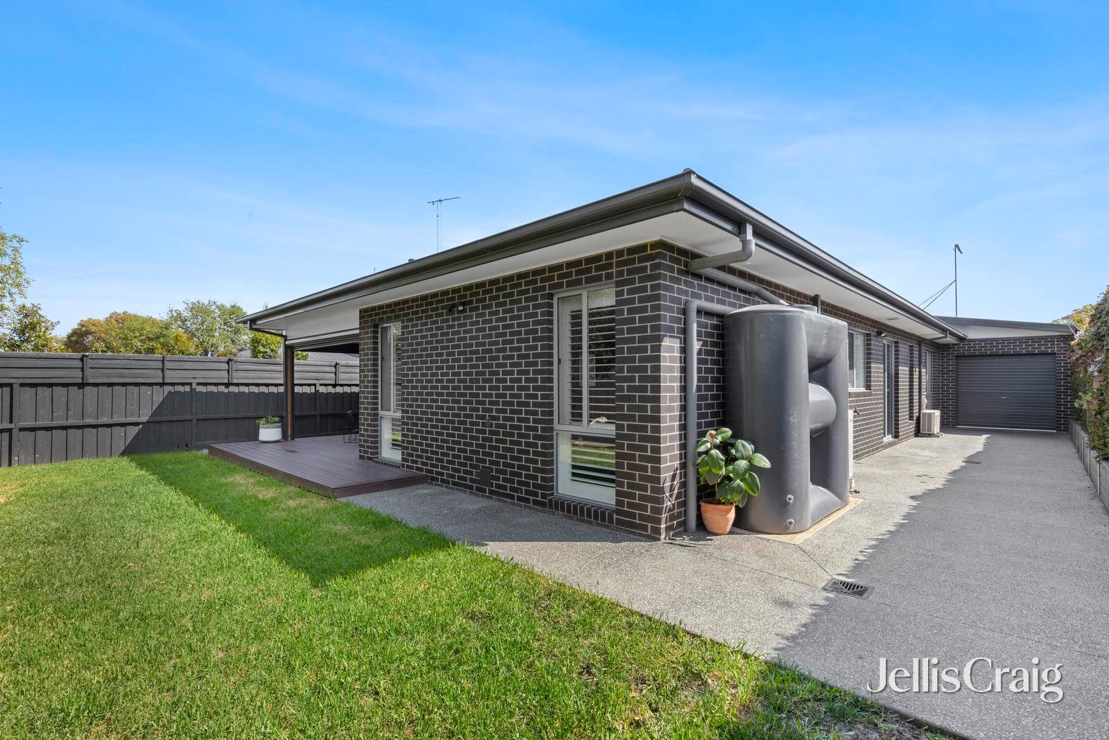 8 Everglade Street, Leopold image 14