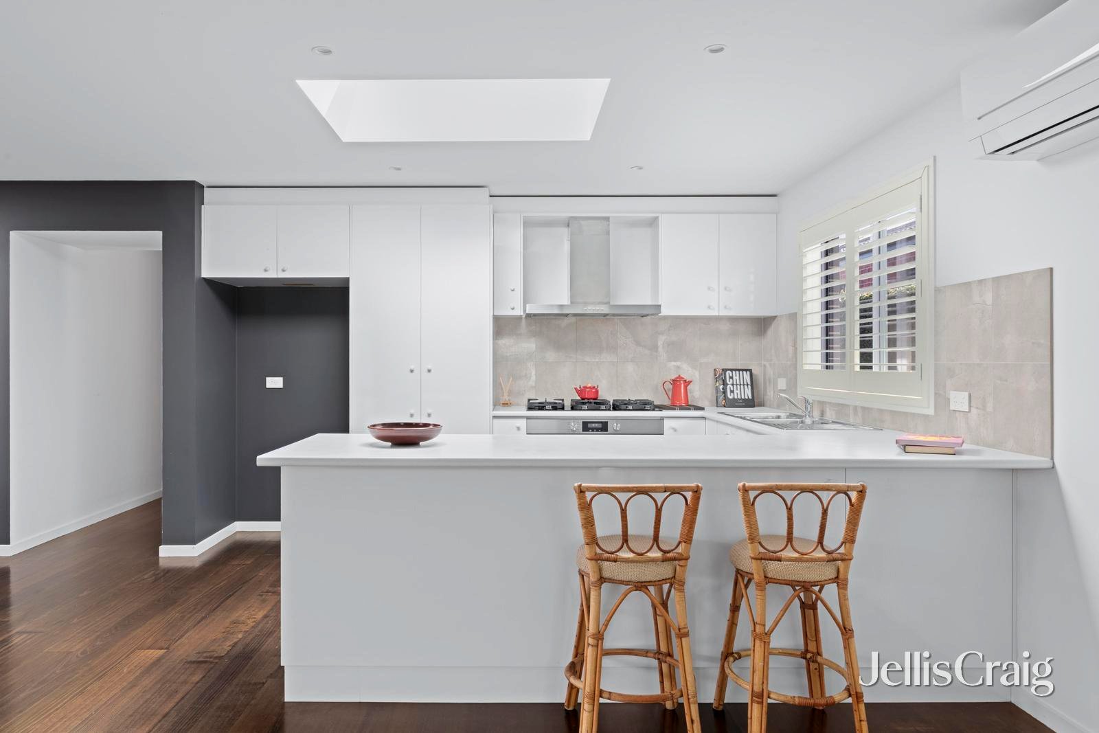 8 Everglade Street, Leopold image 2