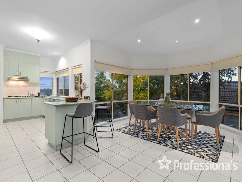 8 Eyton Close, Chirnside Park image 10