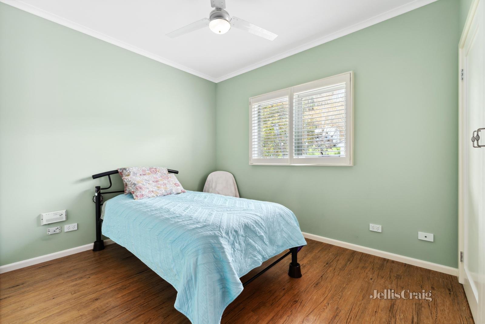 8 Faheys Road, Gordon image 11