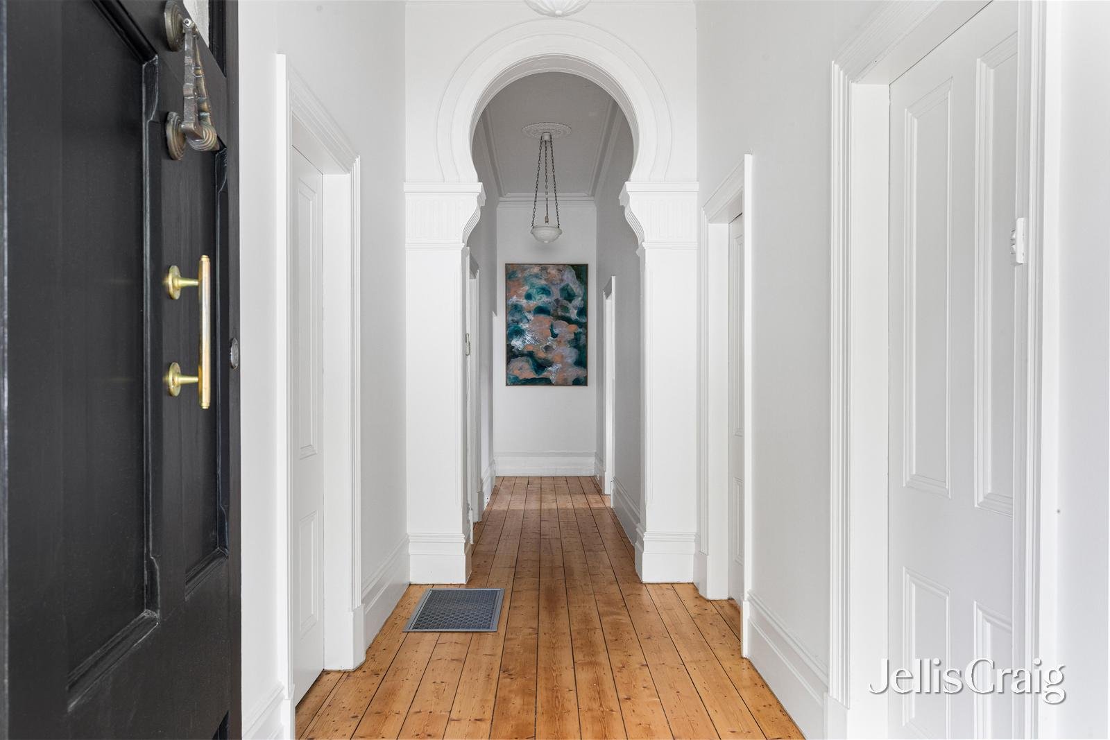 8 Fairholm Grove, Camberwell image 4