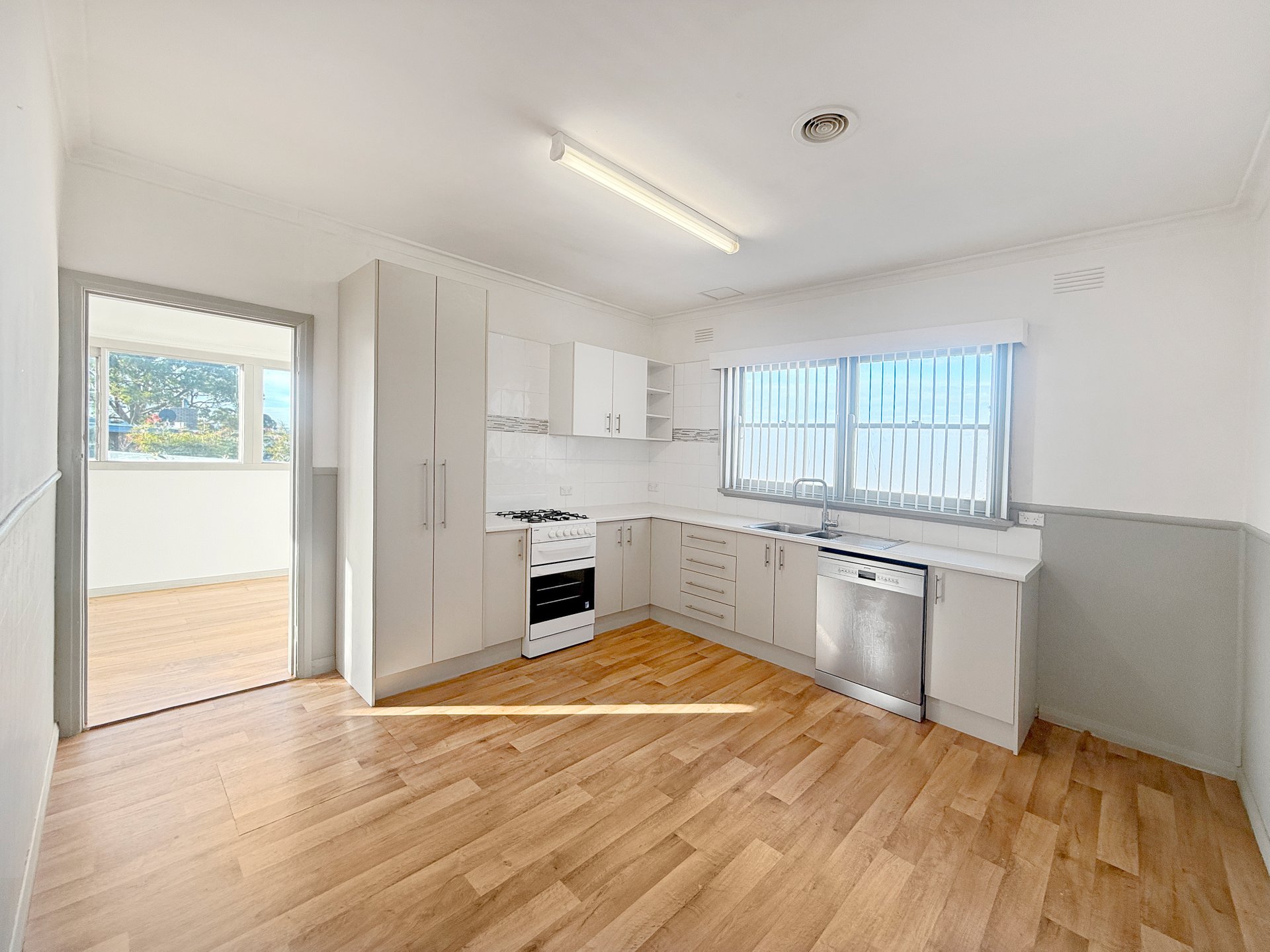 8 Fairy Street, Bell Post Hill image 4