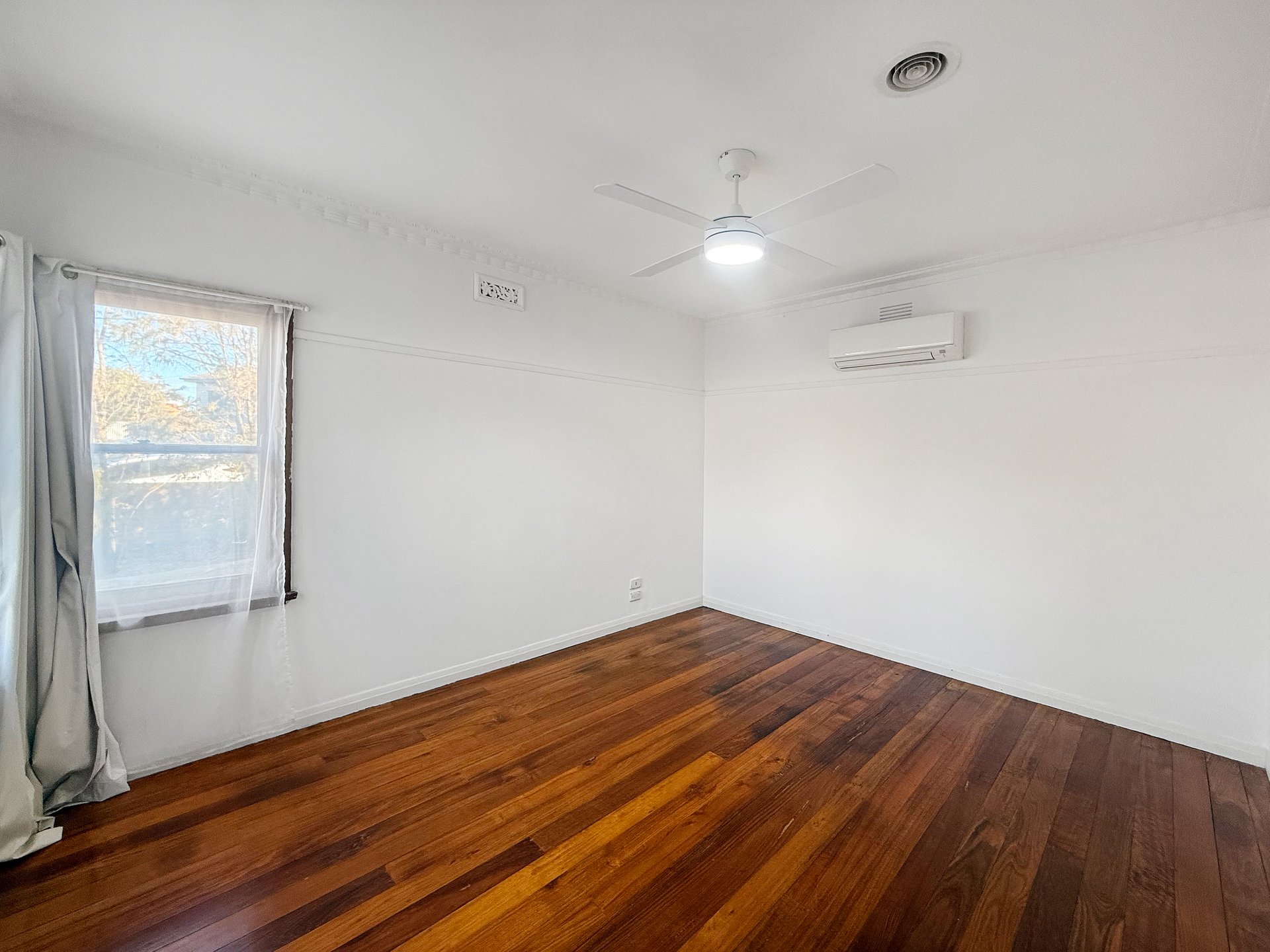 8 Fairy Street, Bell Post Hill image 3