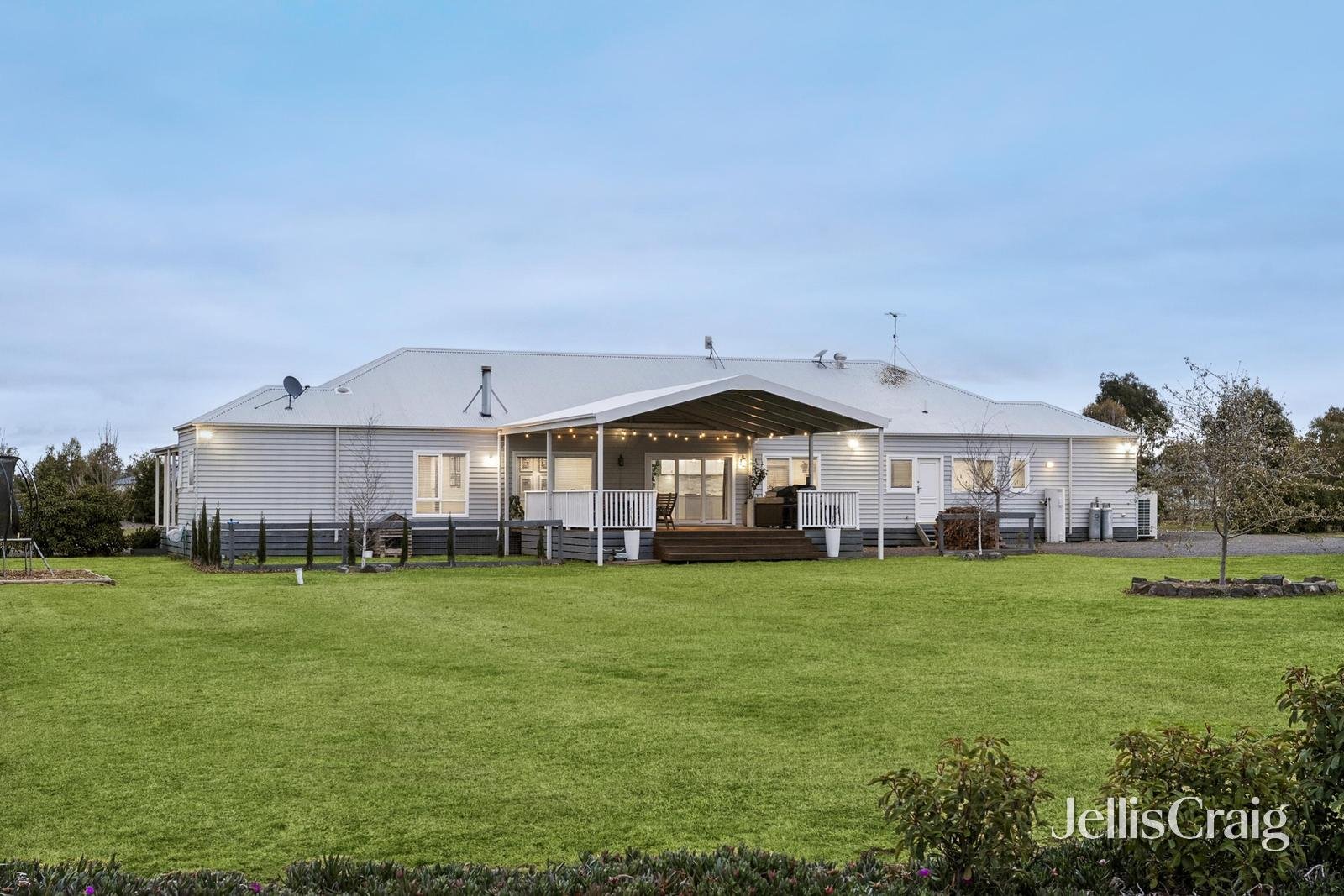 8 Falkirk Crescent, Inverleigh image 11