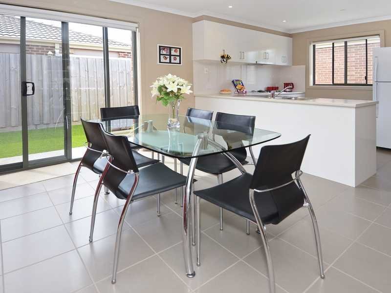 8 Farmland Lane, Leopold image 2