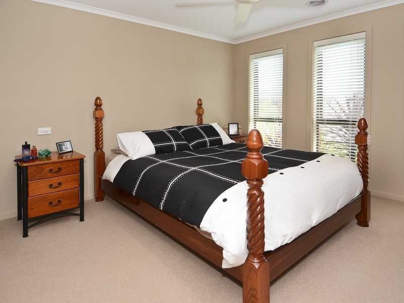 8 Farmland Lane, Leopold image 5