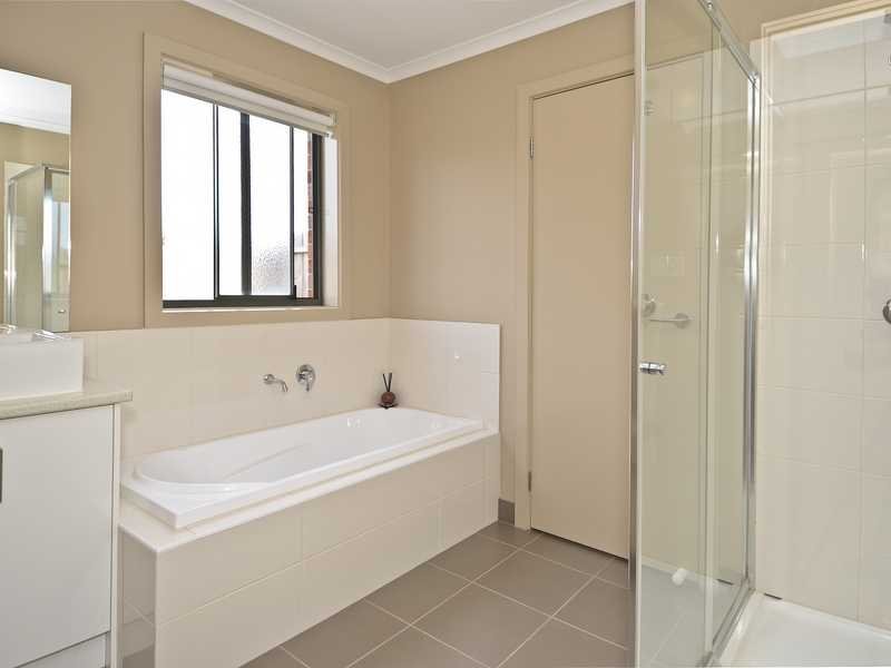8 Farmland Lane, Leopold image 6