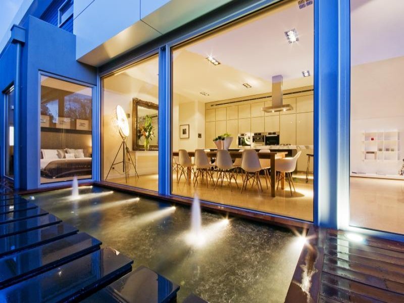 8 Fernery Grove, Newtown image 8