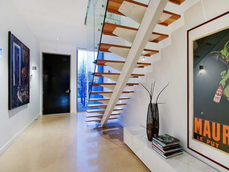 8 Fernery Grove, Newtown image 9