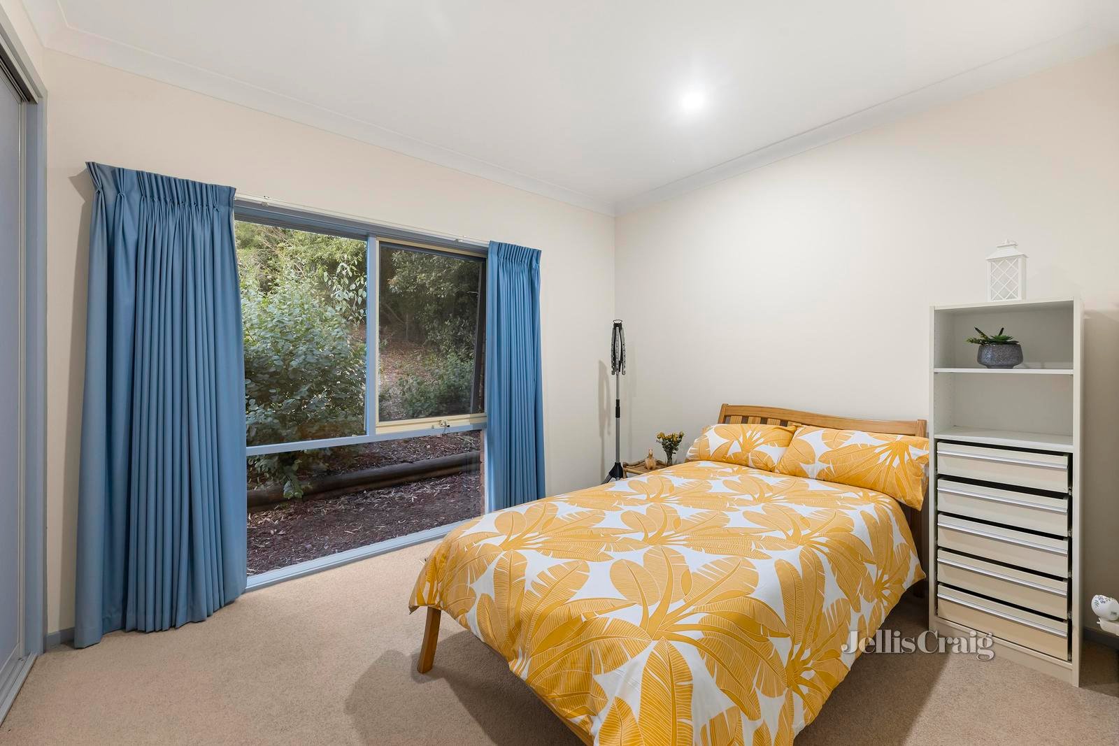 8 Fernleigh Drive, Mooroolbark image 15