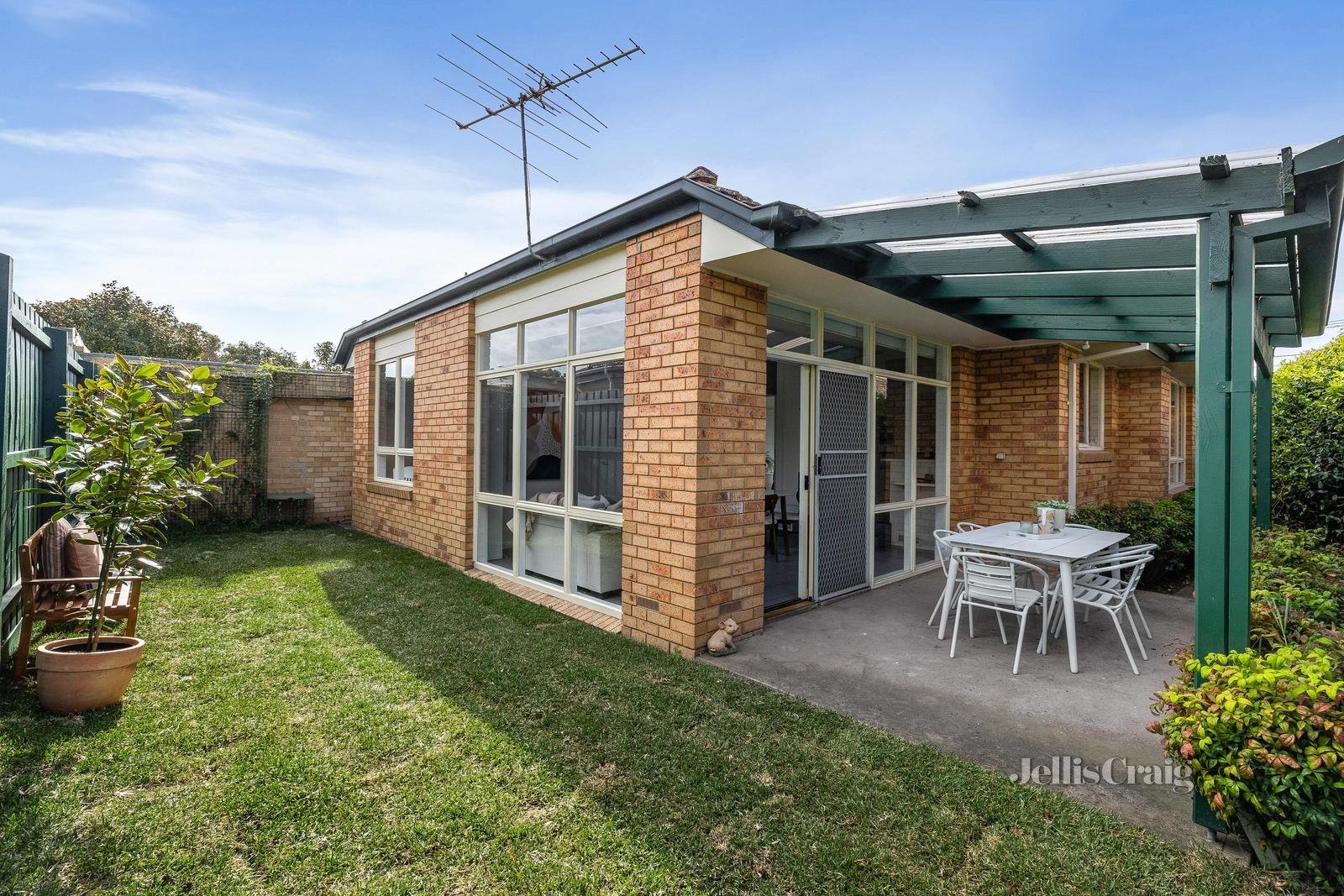 8 Filbert Street, Caulfield South image 11