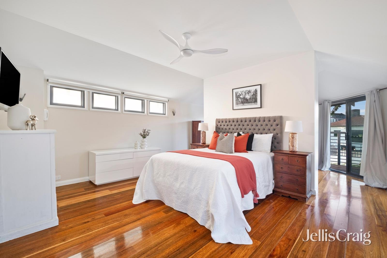 8 Foch Avenue, Coburg image 12