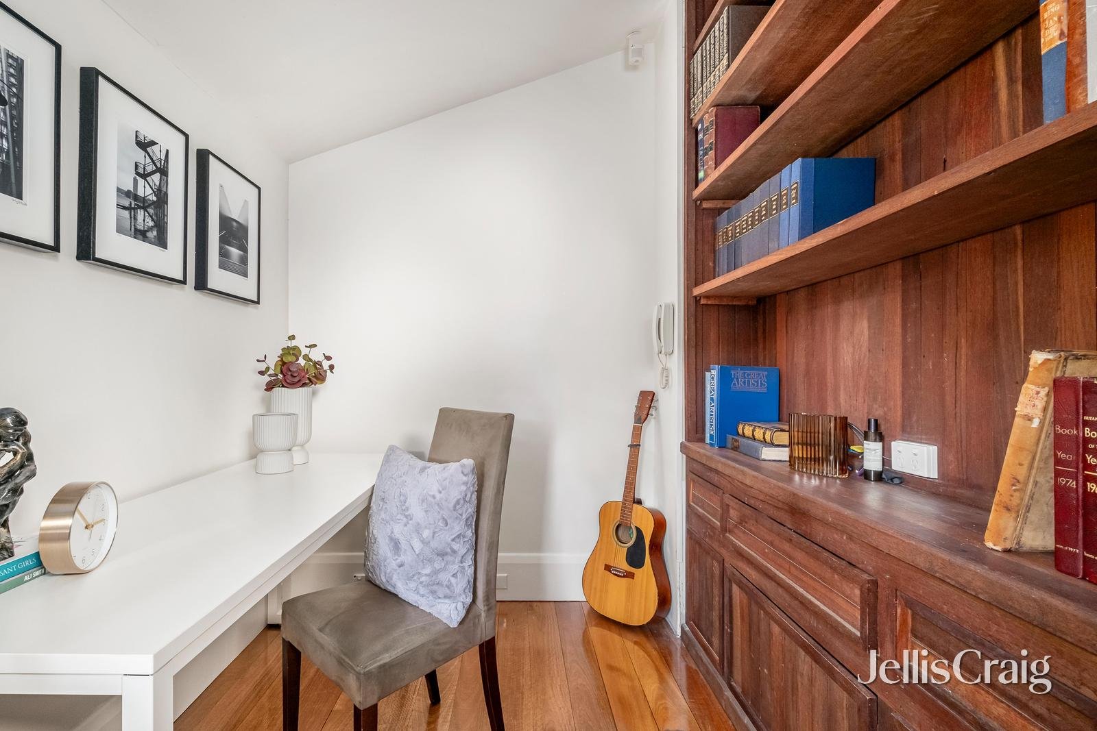 8 Foch Avenue, Coburg image 19