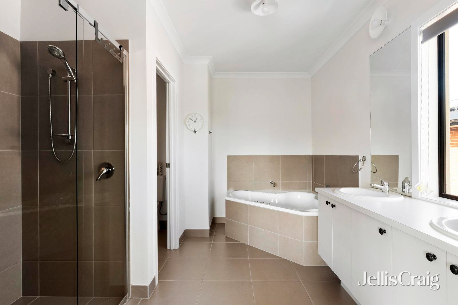 8 Fountain Drive, Beveridge image 9