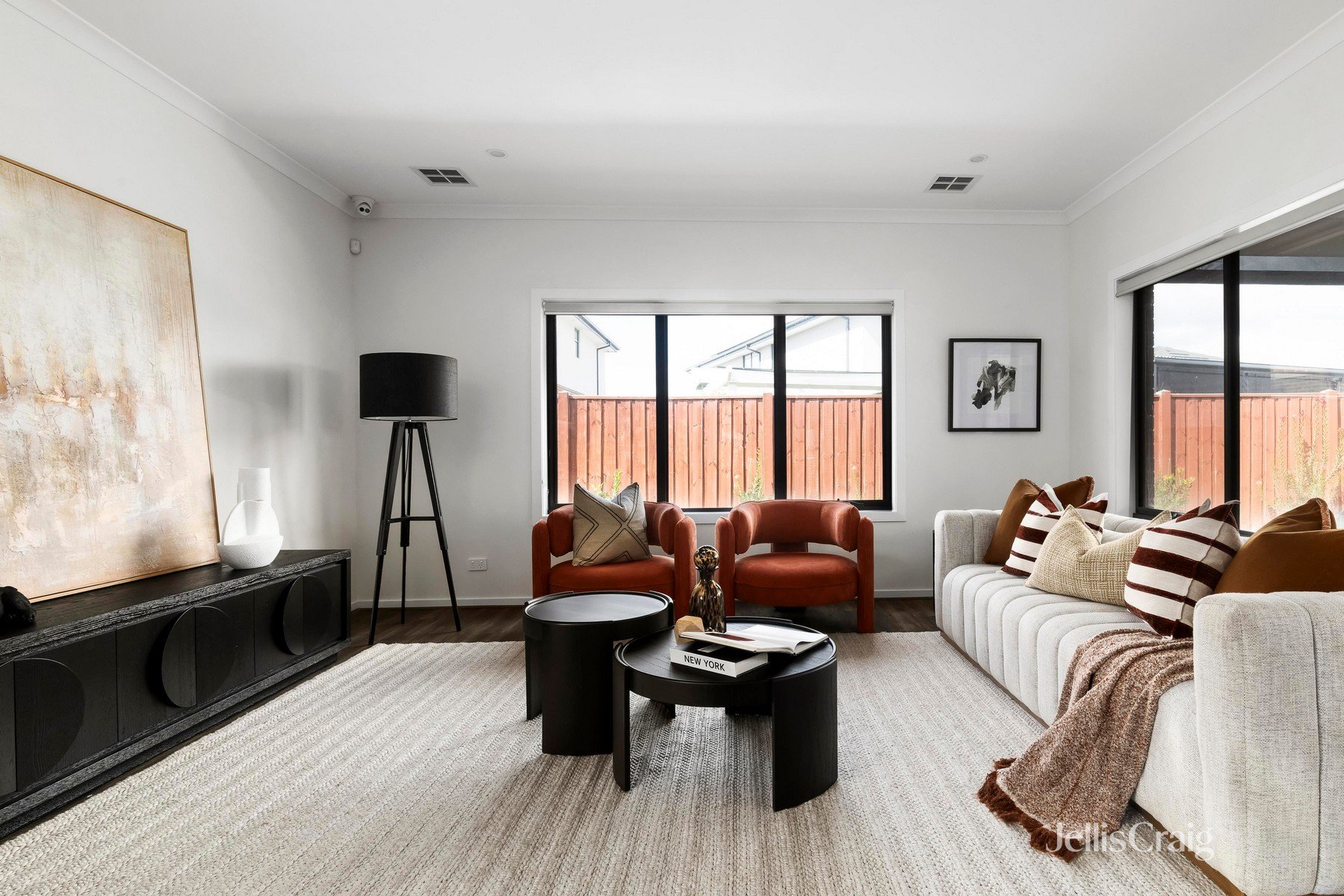 8 Fountain Drive, Beveridge image 2