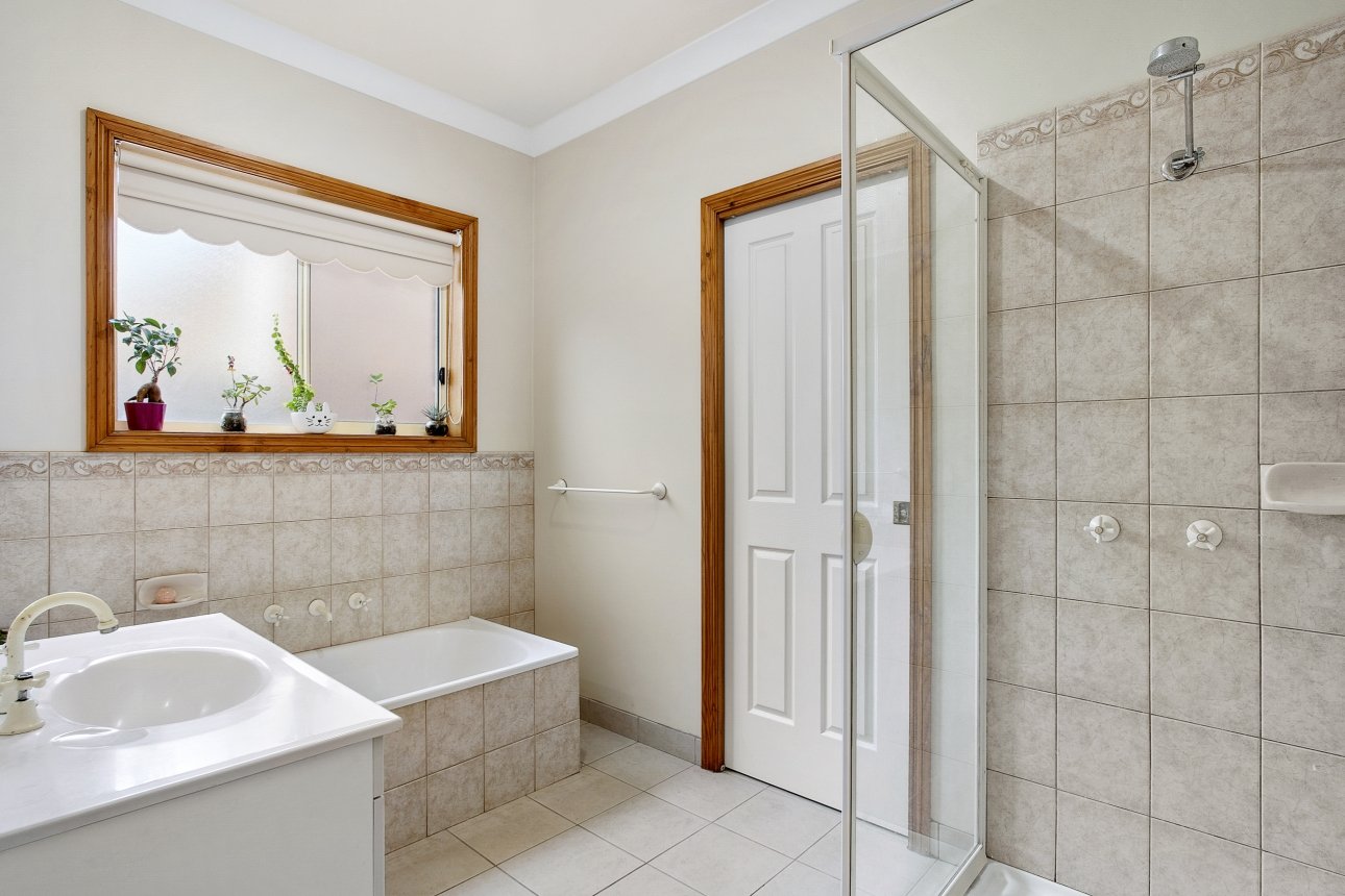 8 Francis Court, Lara image 6