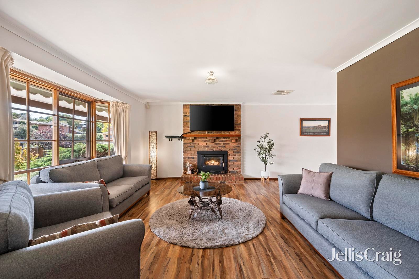 8 French Close, Mooroolbark image 2