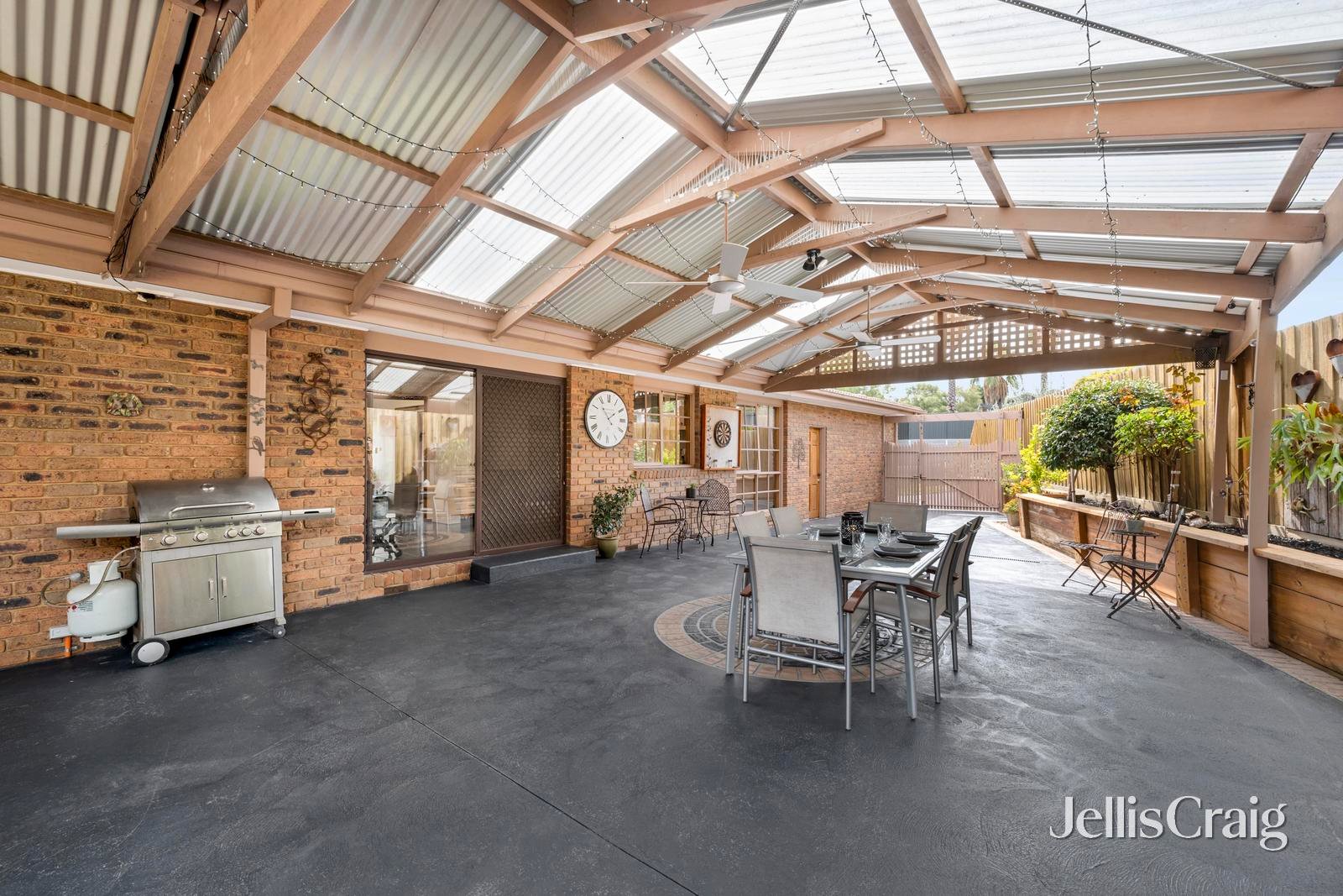 8 French Close, Mooroolbark image 11