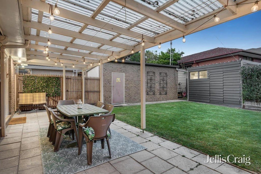 8 Galahad Crescent, Glen&nbsp;Waverley image 11