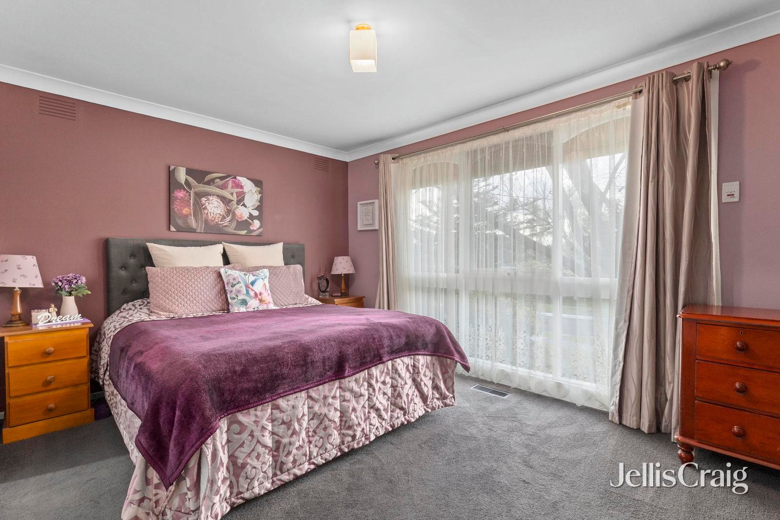 8 Galahad Crescent, Glen Waverley image 6