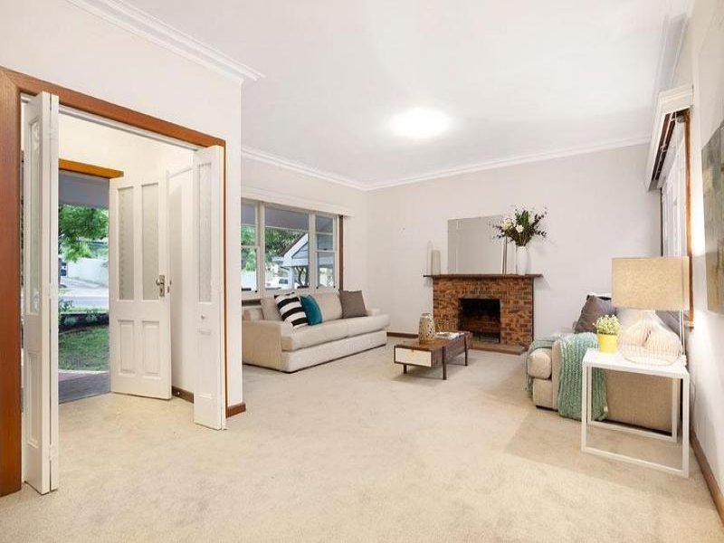 8 George Street, Mont Albert image 2