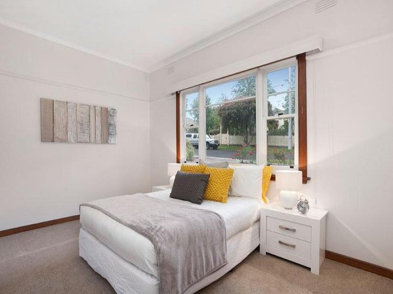 8 George Street, Mont Albert image 7