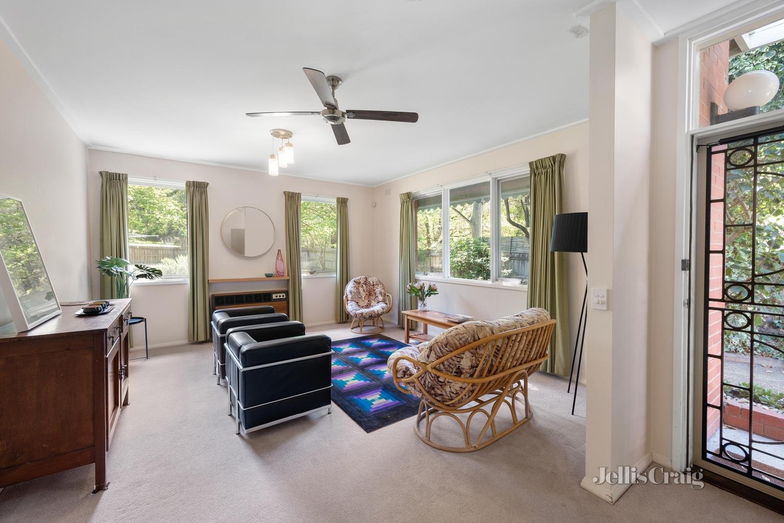 8 Gilbert Parade, Camberwell image 3