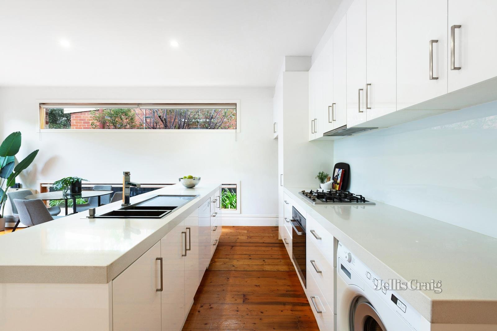 8 Gladstone Street, Prahran image 3